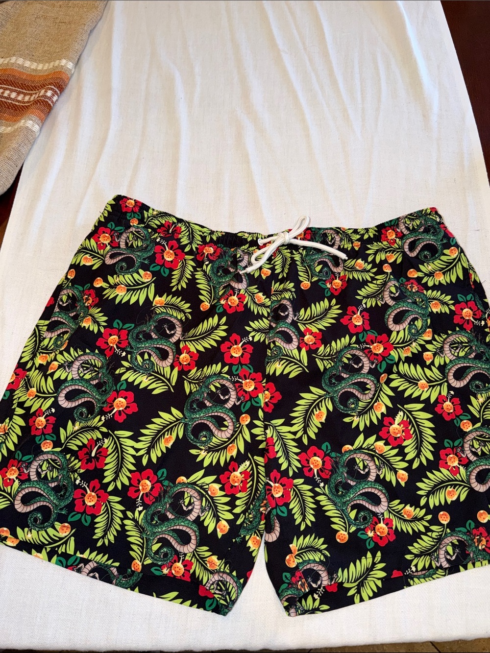 T0204127 Black Tropical Floral Drawstring Shorts with dragon Print